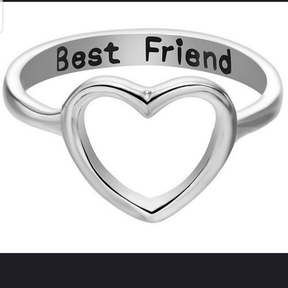 Jewelry - ❤❤Adorable Best Friend Heart Ring in SILVER ❤❤